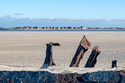 Panorama hinter Wrack, Strand und Meer auf Norderney